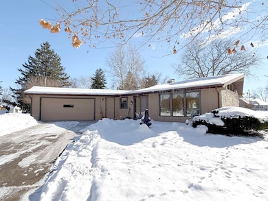 527 E Jefferson St, Columbia City, IN 46725 - photo 2