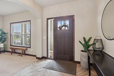 7-web-or-mls-200th St W-S3008-007.jpg