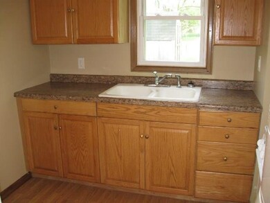 709 Cummins Rd, Des Moines, IA 50315 - photo 3