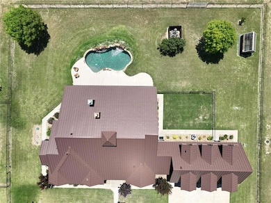 894 Blue Cut Rd N, McGregor, TX 76657 - photo 2