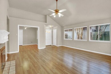 8534 Laurel Trails Dr, Houston, TX 77095 - photo 4