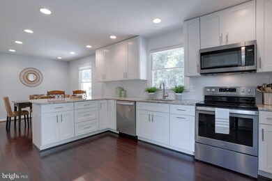 9146 Silchester Ct, Burke, VA 22015 - photo 6