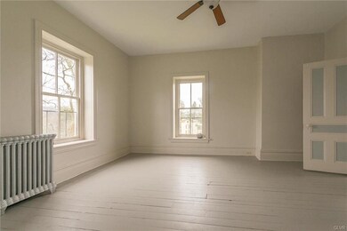 617 Easton Rd unit 3rd floor, Riegelsville, PA 18077 - photo 5