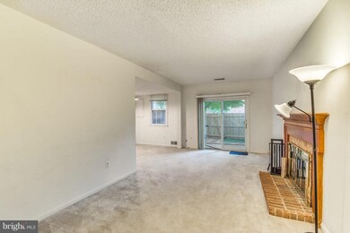 9627 Nonquitt Dr, Fairfax, VA 22031 - photo 4