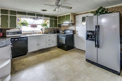 111 W Taft Ave, Asheboro, NC 27203 - photo 6