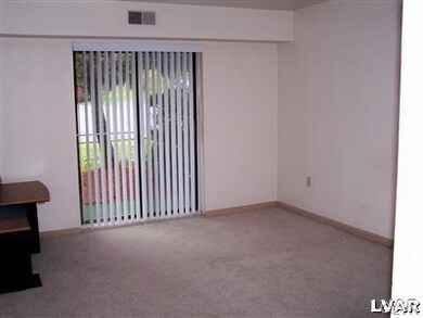 1575 Creekside Rd unit 7, Whitehall, PA 18052 - photo 4