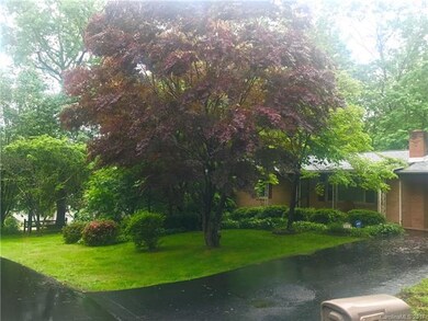 113 Atwood Dr, Hendersonville, NC 28792 - photo 2