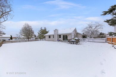 2203 Wentworth Ct, Naperville, IL 60565 - photo 4