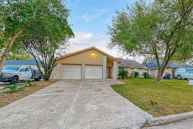 1046 Shady Trail Ln, Houston, TX 77038 - photo 2