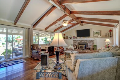 21133FallingLeaf-3