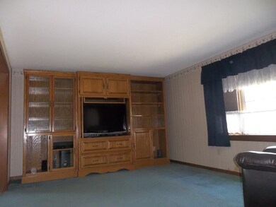 173 Oak St, Shrewsbury, MA 01545 - photo 5