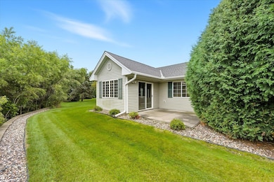 06-766 Sterling Ct-6.jpg