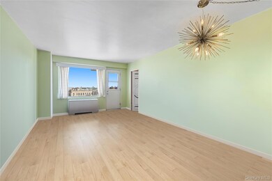 Executive Towers unit 12V, Bronx, NY 10451 - photo 7