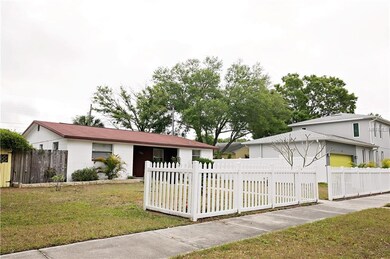 Just a touch of a white picked fence.