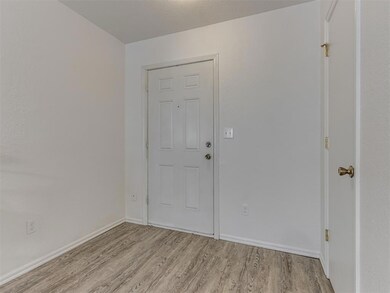 900 NW 19th St, Moore, OK 73160 - photo 5