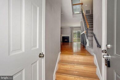 12296 Wye Oak Commons Cir unit 102, Burke, VA 22015 - photo 2