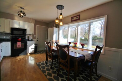 eat in kitchen