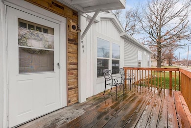 904 E Wilson St, Ottawa, KS 66067 - photo 2