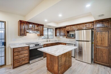 1375 N 44th-15