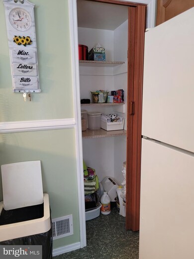 2917 Wythe Ct, Woodbridge, VA 22191 - photo 5