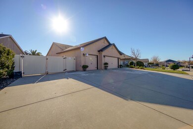 2109 Maudray Way, Redding, CA 96003 - photo 3