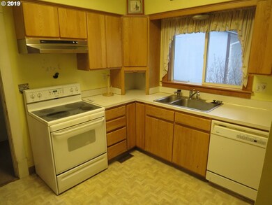 507 NW Furnish Ave, Pendleton, OR 97801 - photo 6