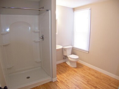 Lrg MainFlr Bath