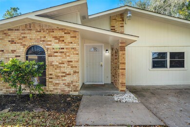 6123 W Ridgecreek Dr, Houston, TX 77053 - photo 2