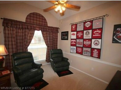 Studio/Study/Office. This room has ceiling fan and