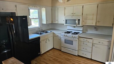 8822 Pine Dr, La Vista, NE 68128 - photo 4