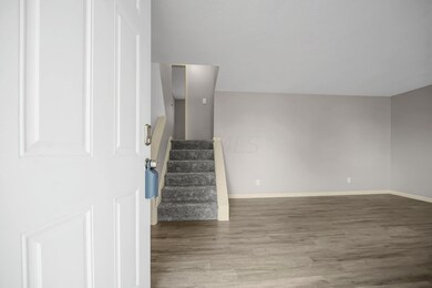 991 Wedgewood Dr, Columbus, OH 43228 - photo 2