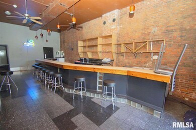 822 W 2nd St, Davenport, IA 52802 - photo 2