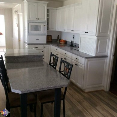 3545 Mojave Tropico Rd, Rosamond, CA 93560 - photo 5