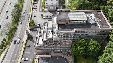 Sunrise Tower unit 614, Staten Island, NY 10304 - photo 2