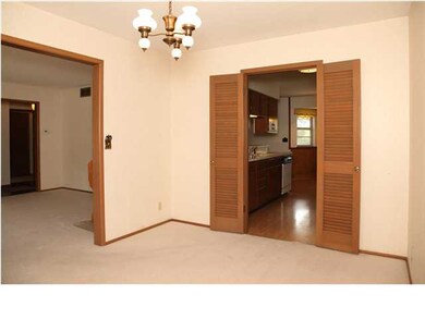 FORMAL DINING