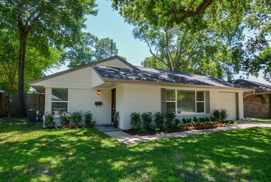 2323 Lamonte Ln, Houston, TX 77018 - photo 4