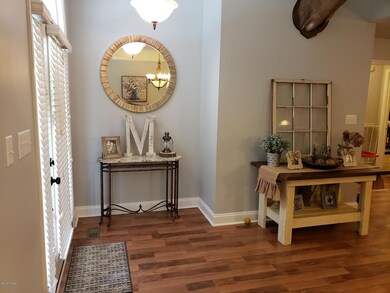 661 FOYER_resized