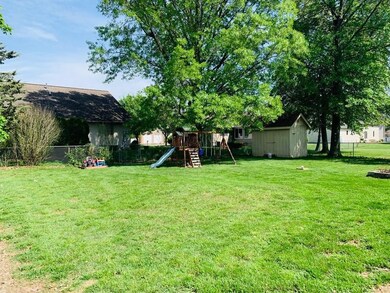 1014 Taylor St, Effingham, IL 62401 - photo 2