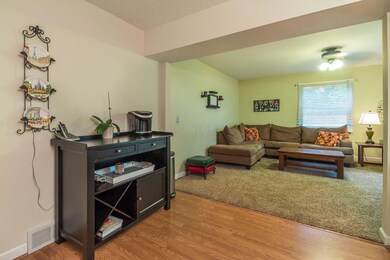 1182 Vinewood Dr, Columbus, OH 43229 - photo 5