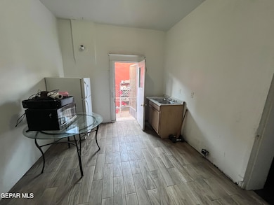 1309 E Yandell Dr unit C, El Paso, TX 79902 - photo 4