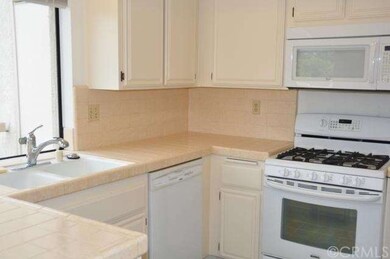 The cheerful, light & bright Kitchen is a delightf