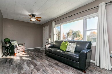 284 Foote St SW, Cedar Rapids, IA 52404 - photo 5