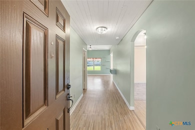 233 J E Brown Ln, Jarrell, TX 76537 - photo 4