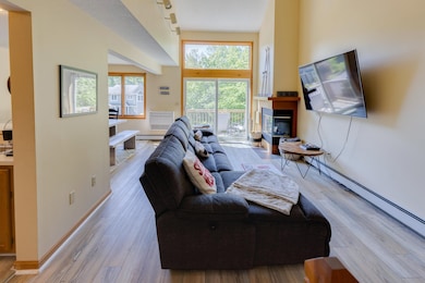 37 Pinehill Ln unit 2, Lincoln, NH 03251 - photo 4