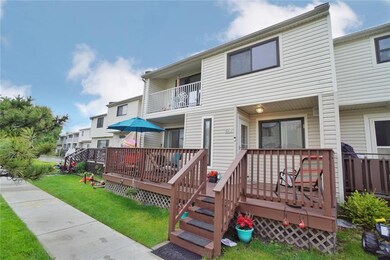 457 Willow Rd E, Staten Island, NY 10314 - photo 2