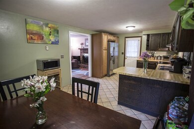 843 S Mammoth Rd, Manchester, NH 03109 - photo 7