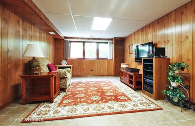 2117 Trowbridge Ct, Glenview, IL 60026 - photo 4