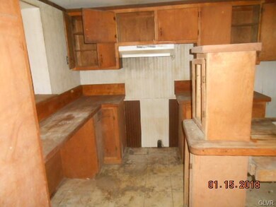 82 E 2nd St, Lehighton, PA 18235 - photo 4