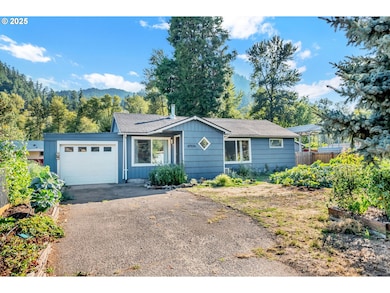 47576 Riverview St, Oakridge, OR 97463 - photo 2