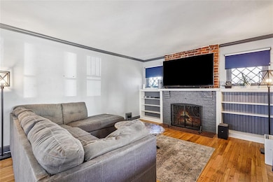 2928 High St, Des Moines, IA 50312 - photo 5